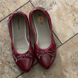 Rialto shoes, burgundy hardly worn, size 7.